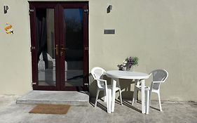Private Detached Small Bedroom And Bathroom Only- This Is Not An Apartment