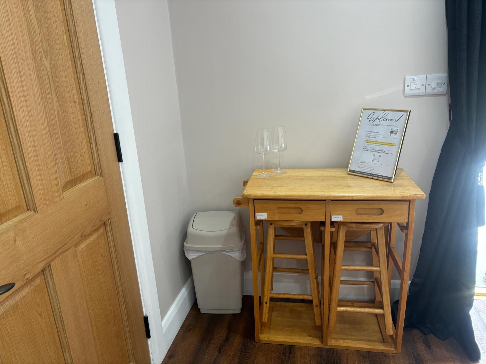 Private Detached Small Bedroom And Bathroom Only- This Is Not An Apartment Butlersbridge Exterior photo